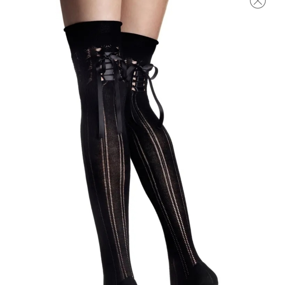 Sarah Borghi fashion black tights